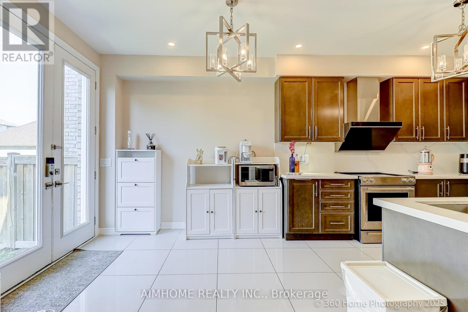 18 Saddlebrook Drive, Markham, Ontario  L6B 1J4 - Photo 6 - N12309307