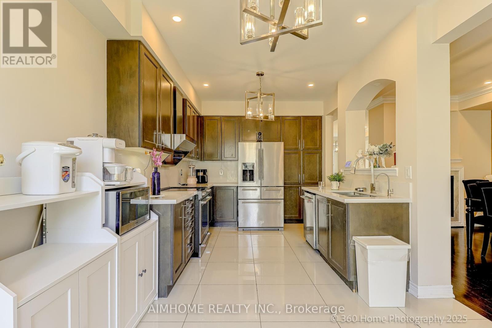 18 Saddlebrook Drive, Markham, Ontario  L6B 1J4 - Photo 7 - N12309307