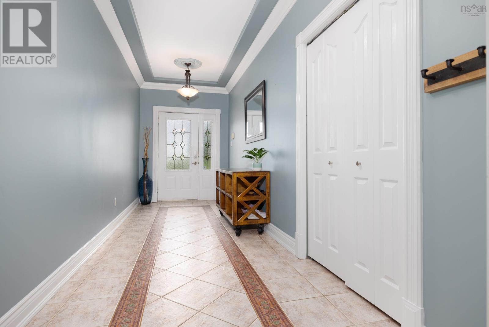 Property at 42 Lakeridge Crescent image 3