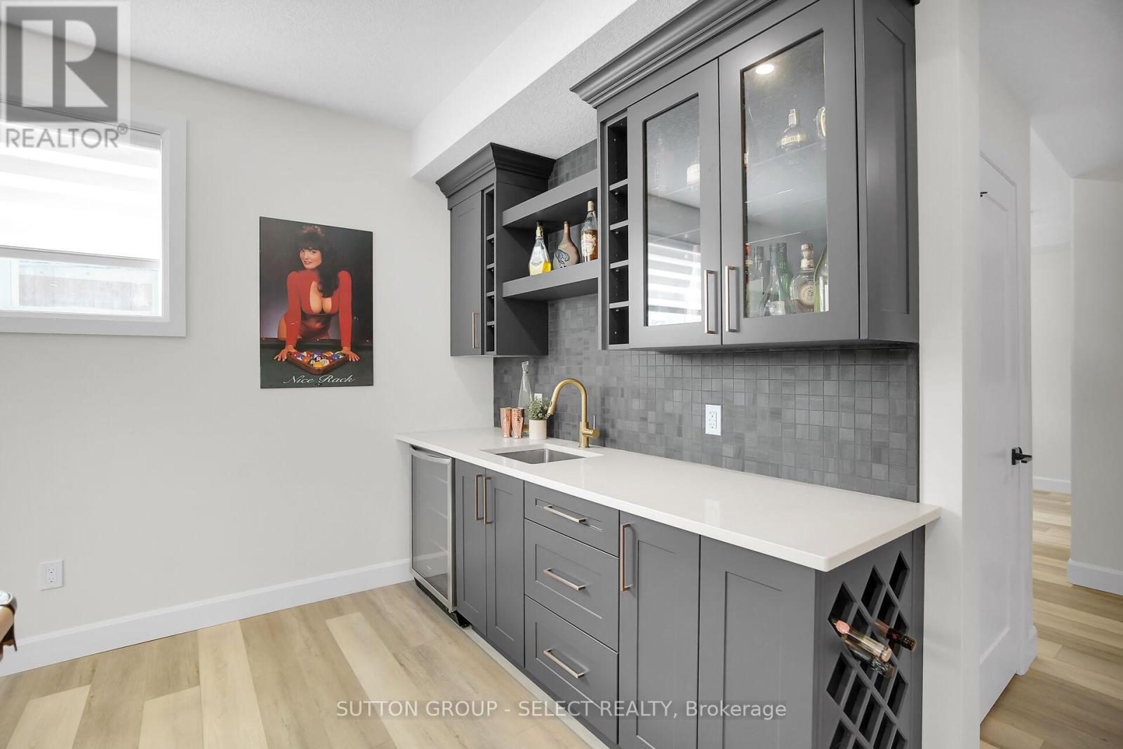 48 Royal Crescent, Southwold, Ontario  N5P 3T2 - Photo 34 - X12309338
