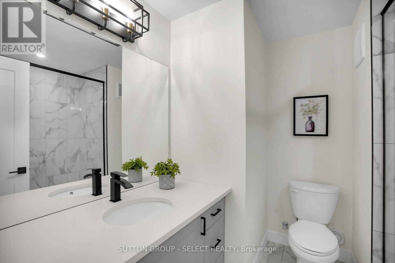 48 Royal Crescent, Southwold, Ontario  N5P 3T2 - Photo 35 - X12309338