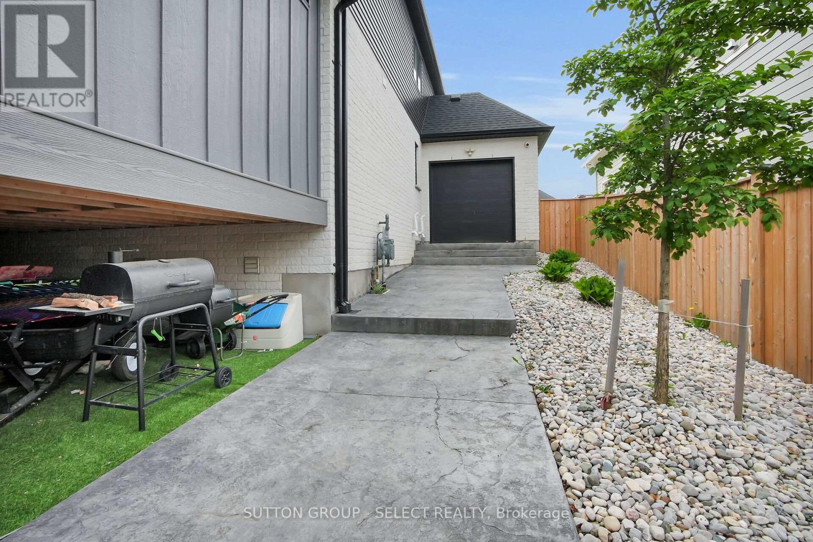 48 Royal Crescent, Southwold, Ontario  N5P 3T2 - Photo 50 - X12309338