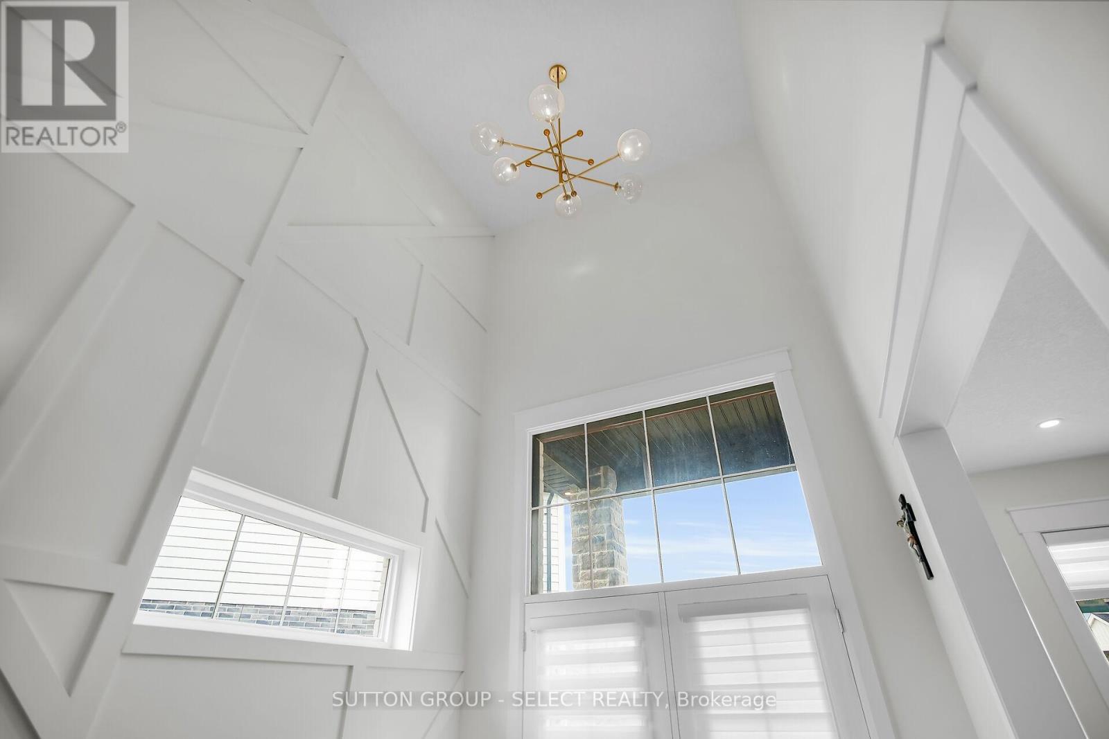 48 Royal Crescent, Southwold, Ontario  N5P 3T2 - Photo 8 - X12309338