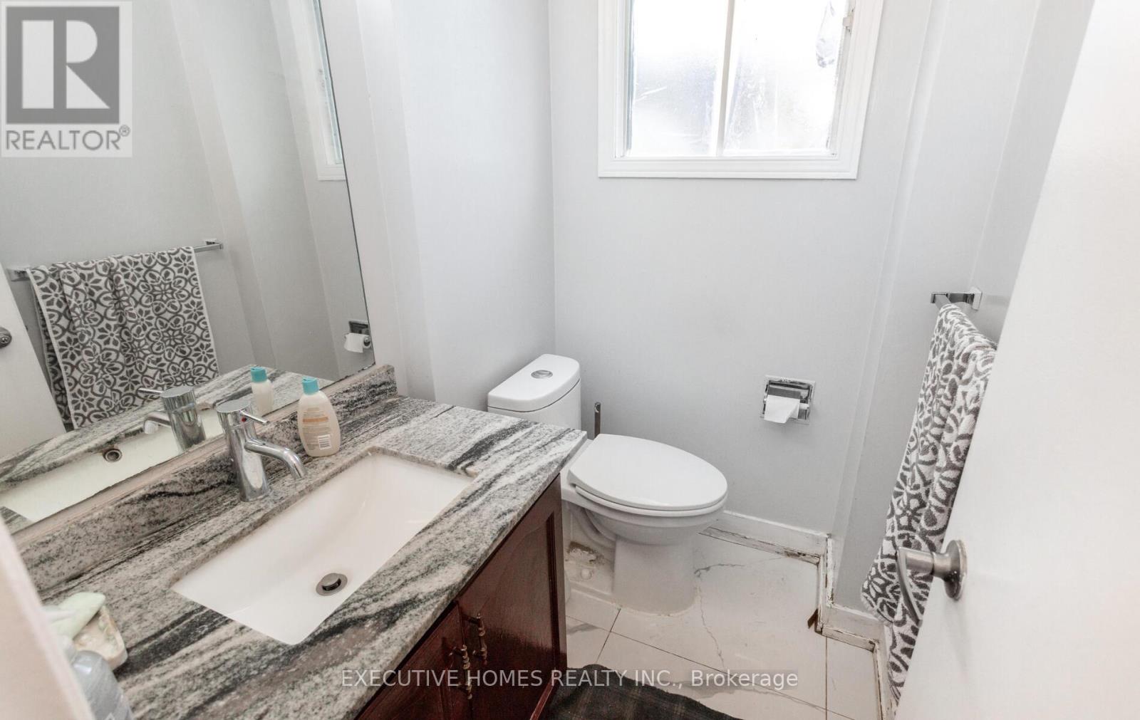 161 Kingsbridge Garden Circle, Mississauga, Ontario  L5R 1T6 - Photo 17 - W12309311