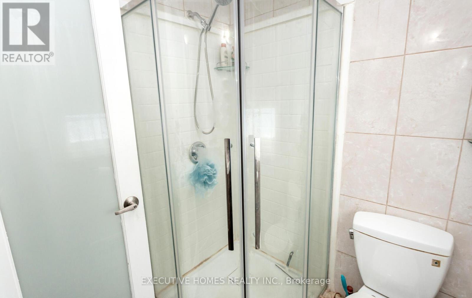 161 Kingsbridge Garden Circle, Mississauga, Ontario  L5R 1T6 - Photo 22 - W12309311