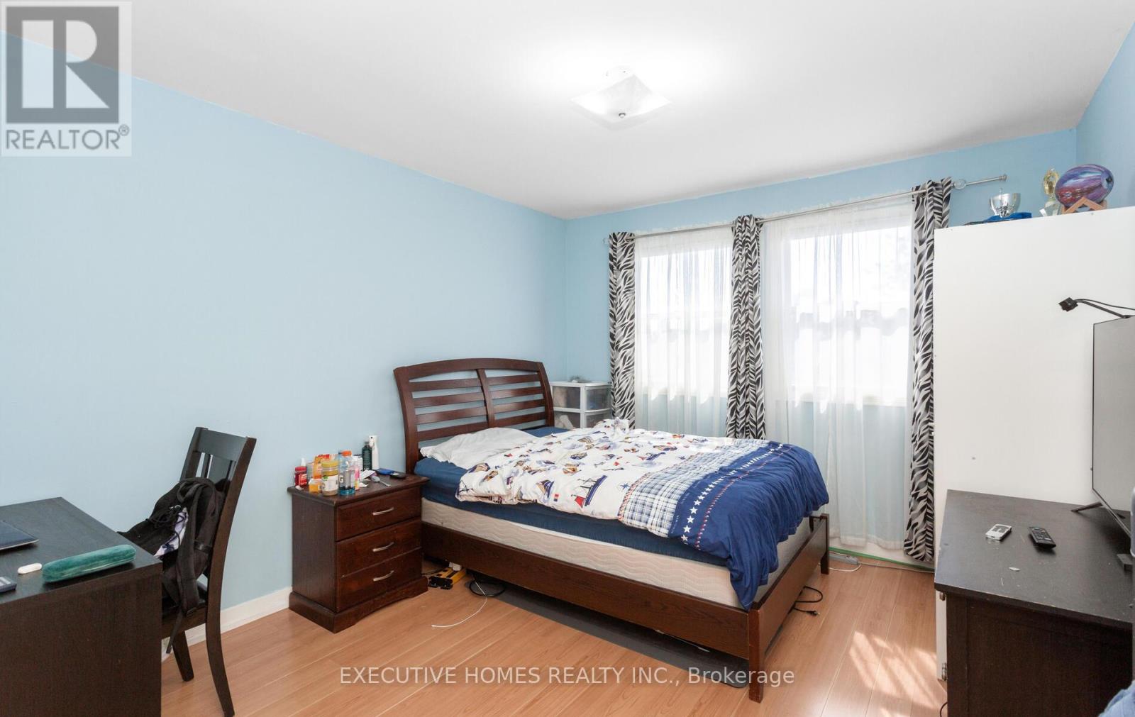 161 Kingsbridge Garden Circle, Mississauga, Ontario  L5R 1T6 - Photo 25 - W12309311