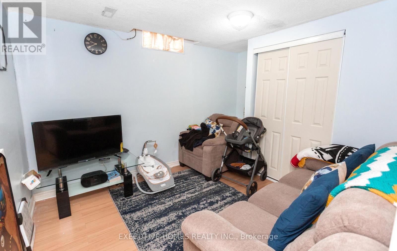 161 Kingsbridge Garden Circle, Mississauga, Ontario  L5R 1T6 - Photo 29 - W12309311