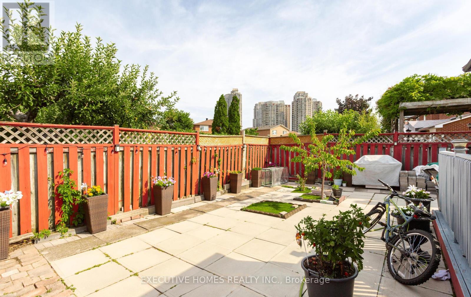 161 Kingsbridge Garden Circle, Mississauga, Ontario  L5R 1T6 - Photo 37 - W12309311