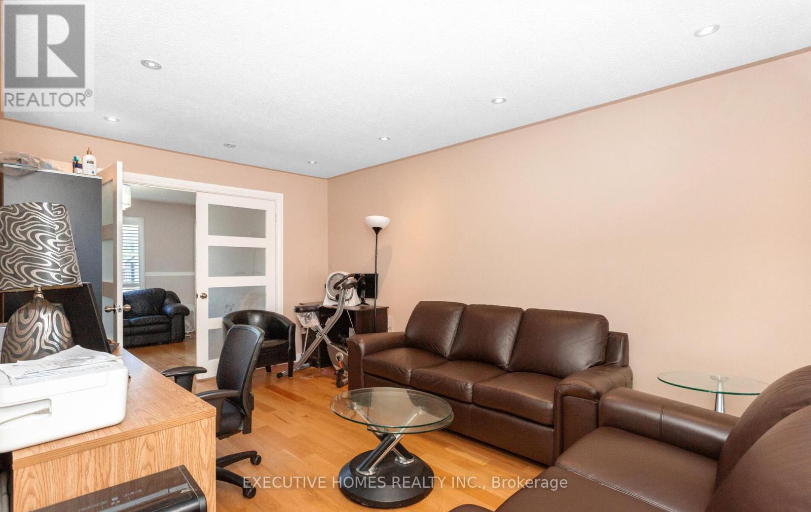 161 Kingsbridge Garden Circle, Mississauga, Ontario  L5R 1T6 - Photo 9 - W12309311