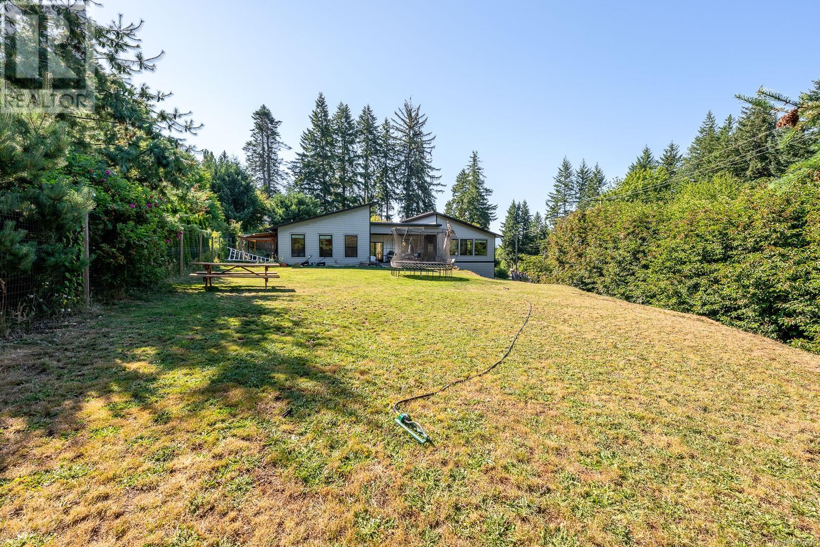4698 Island Hwy, Courtenay, British Columbia