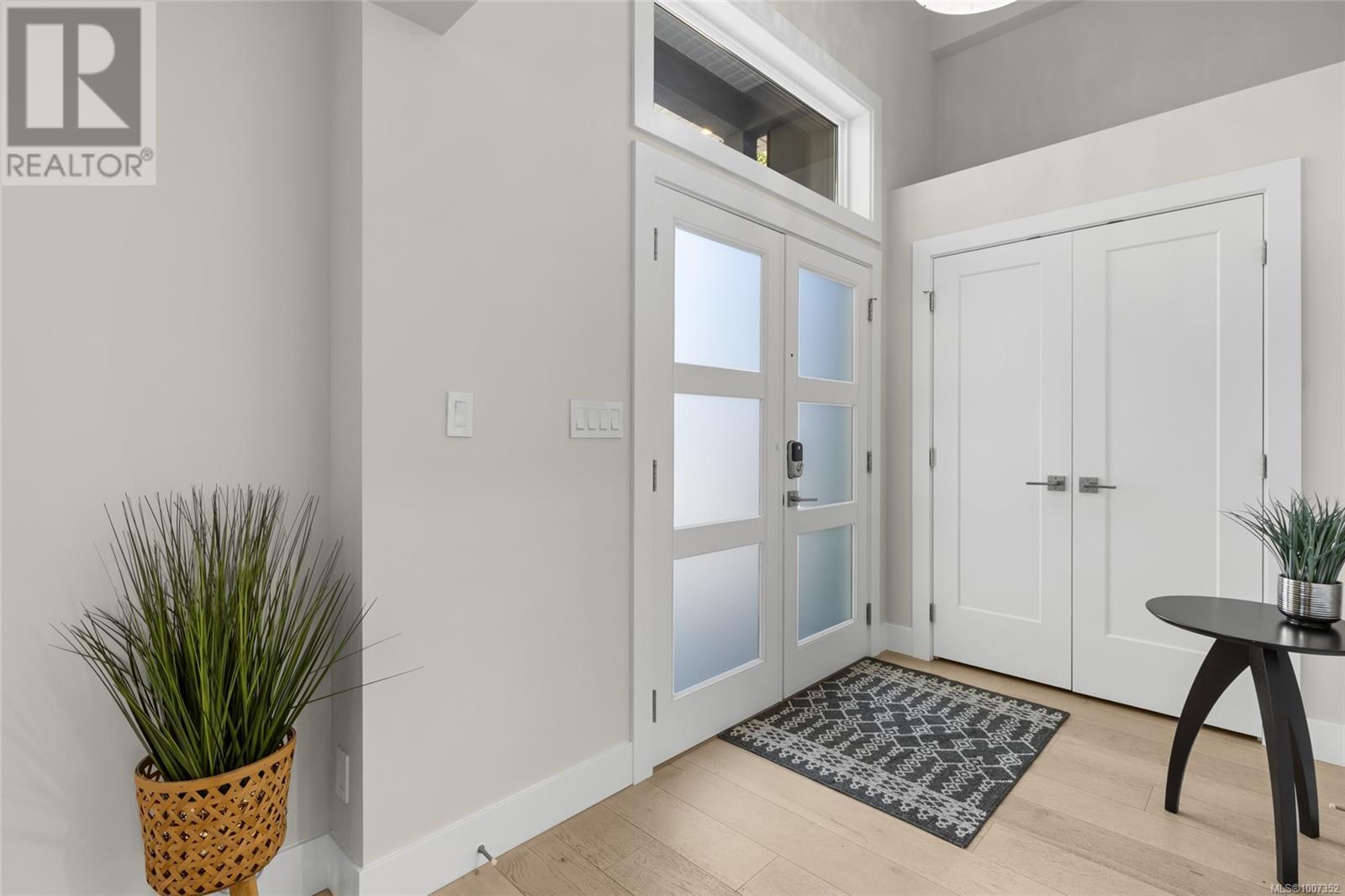 Property at 4238 Hayden Crt image 3