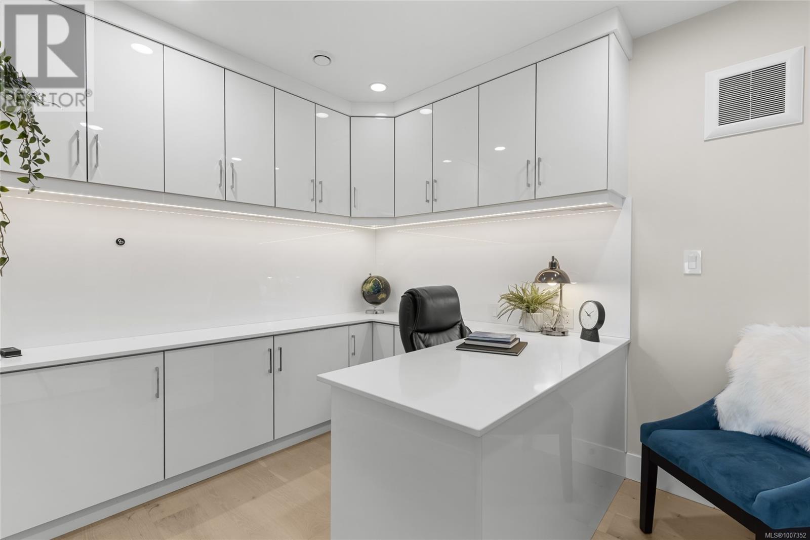 Property at 4238 Hayden Crt image 4