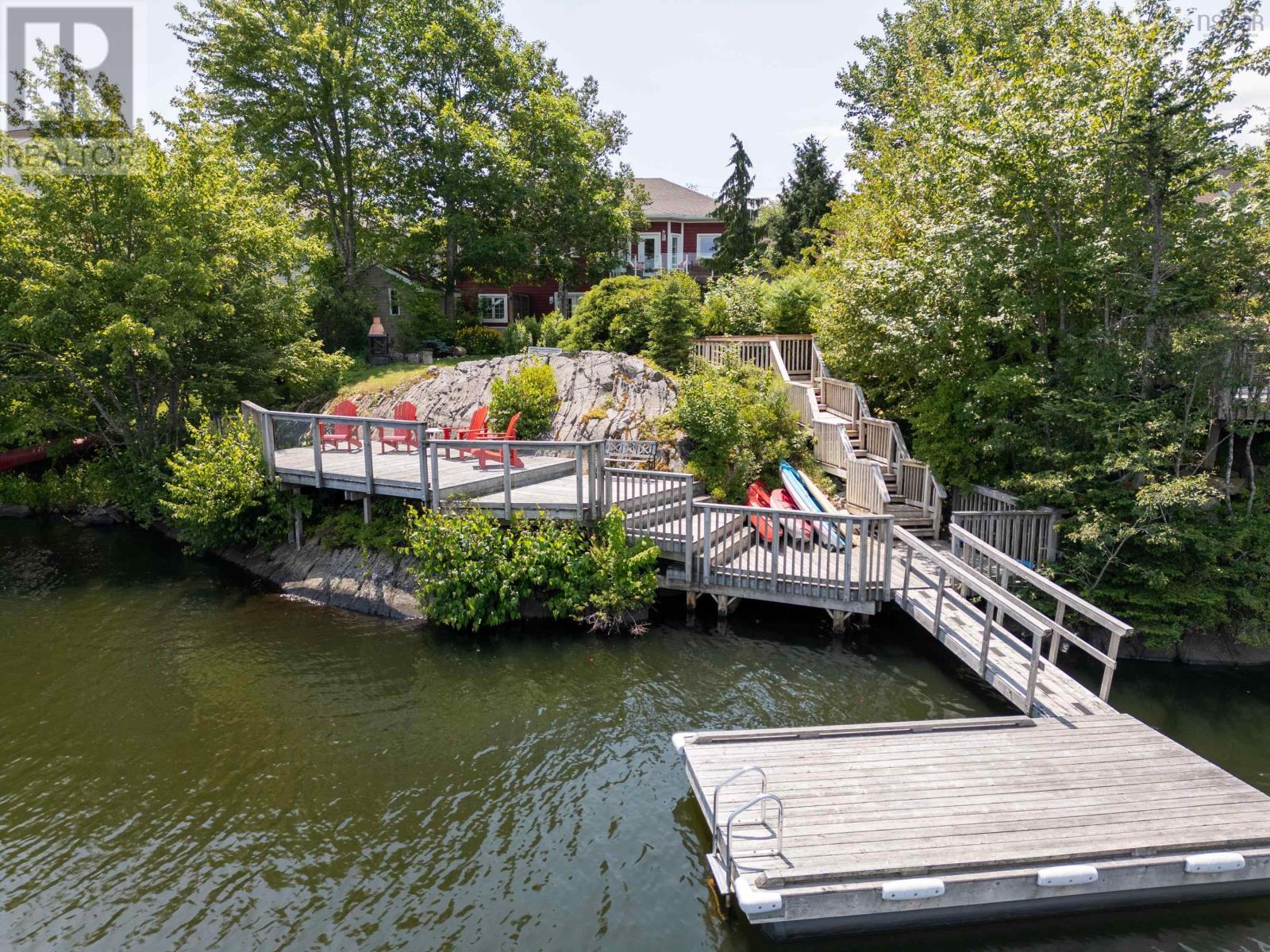 Property at 42 Lakeridge Crescent image 1