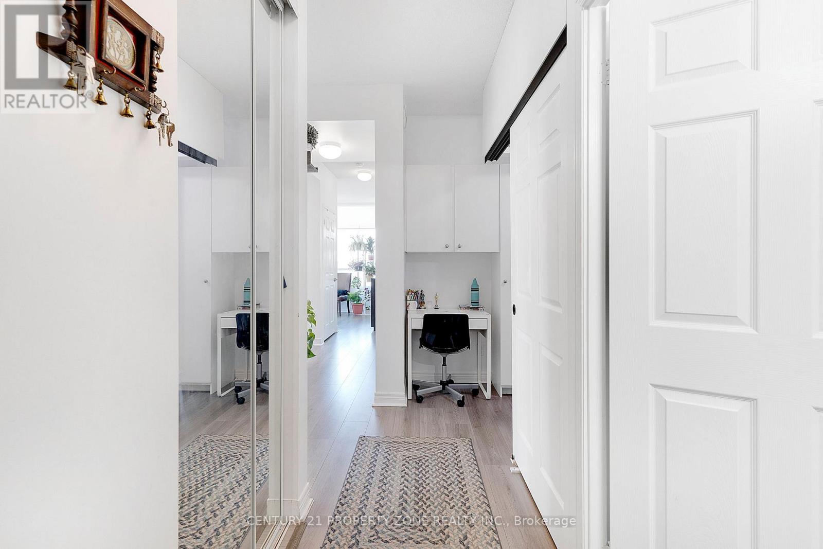 #506 - 339 Rathburn Road W, Mississauga, Ontario  L5B 0K6 - Photo 12 - W12309330