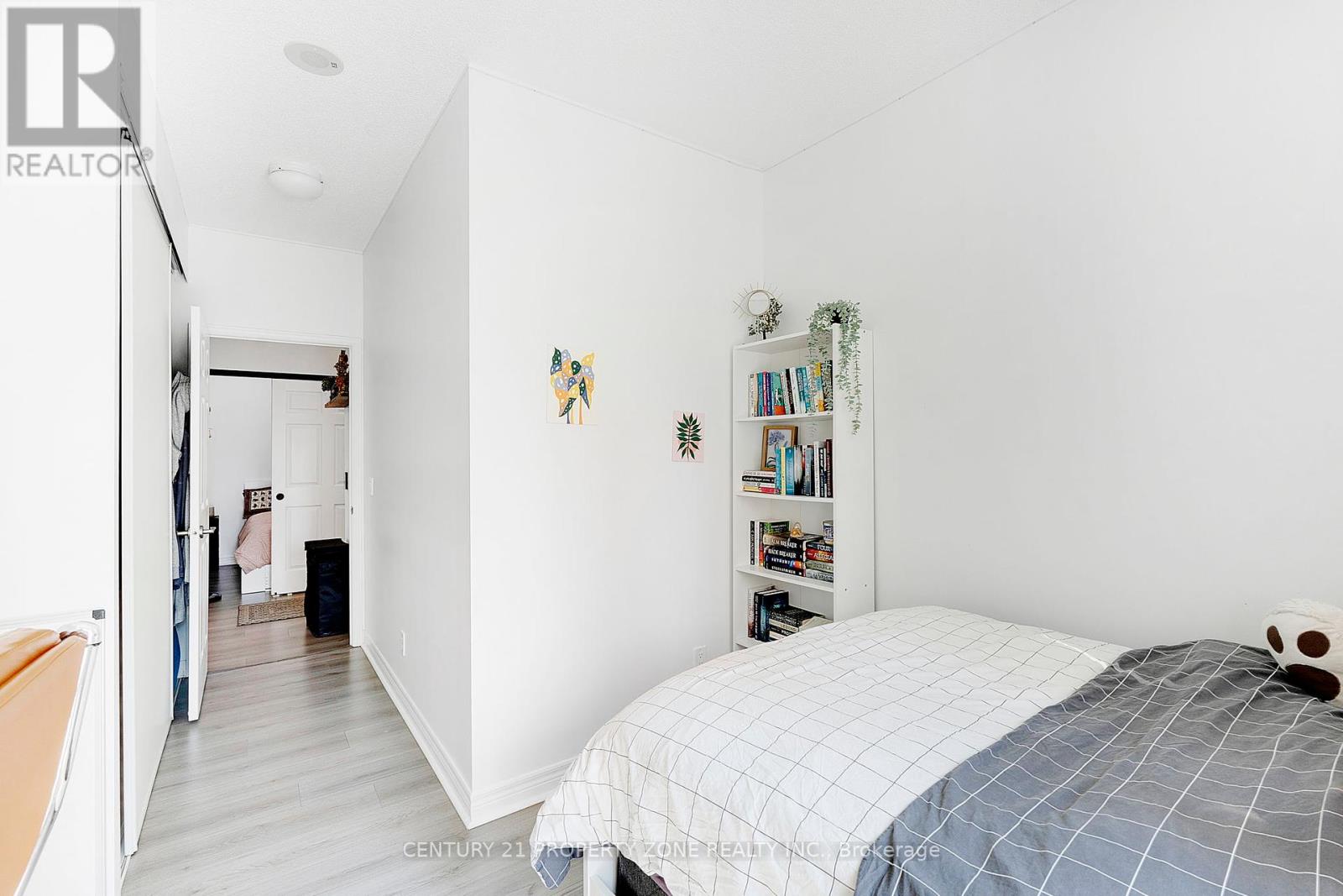 #506 - 339 Rathburn Road W, Mississauga, Ontario  L5B 0K6 - Photo 16 - W12309330