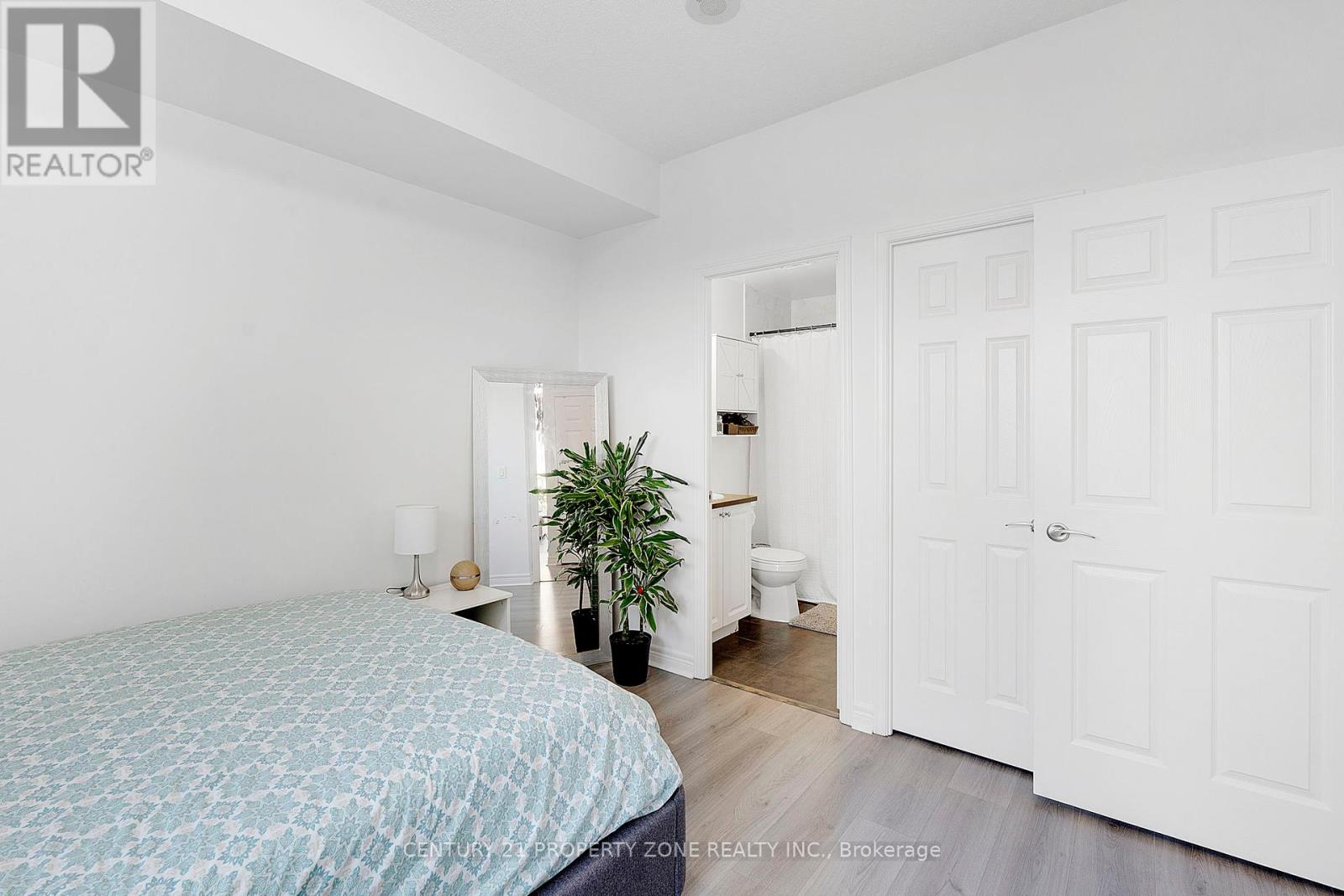 #506 - 339 Rathburn Road W, Mississauga, Ontario  L5B 0K6 - Photo 19 - W12309330