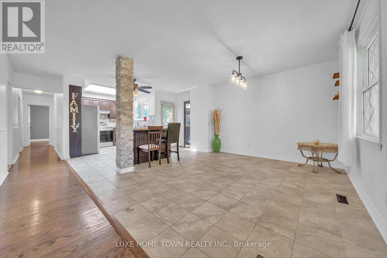 764 Hillcrest Road, Pickering, Ontario  L1W 2P4 - Photo 11 - E12309340