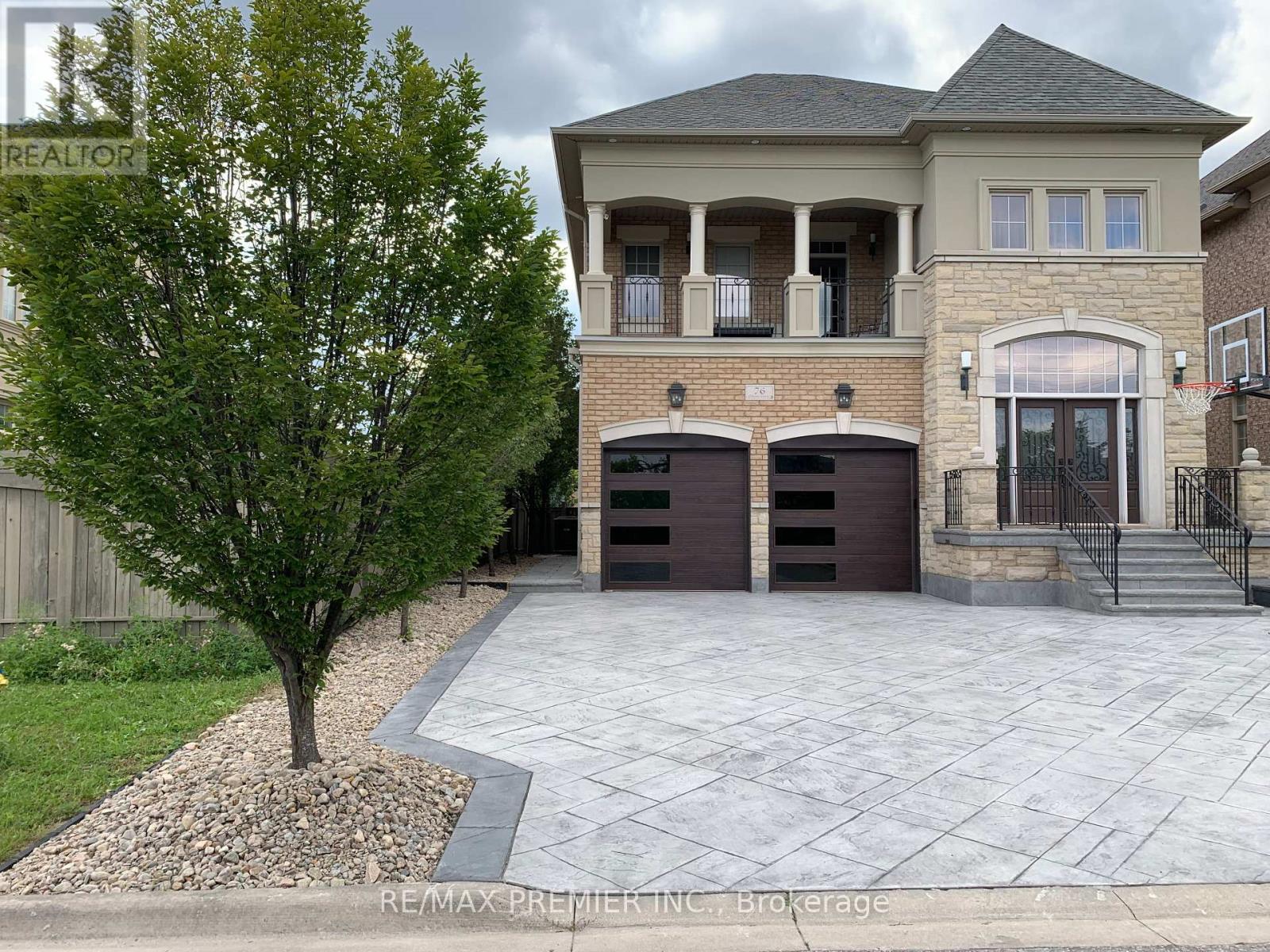 Property at 76 ORLEANS CIRCLE image 3