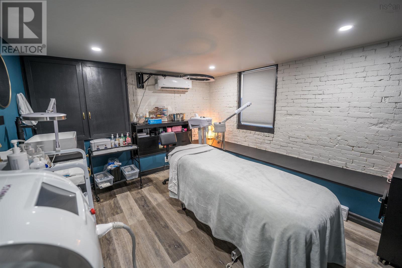 1 Jenkins Street, Yarmouth, Nova Scotia  B5A 3E2 - Photo 18 - 202422240