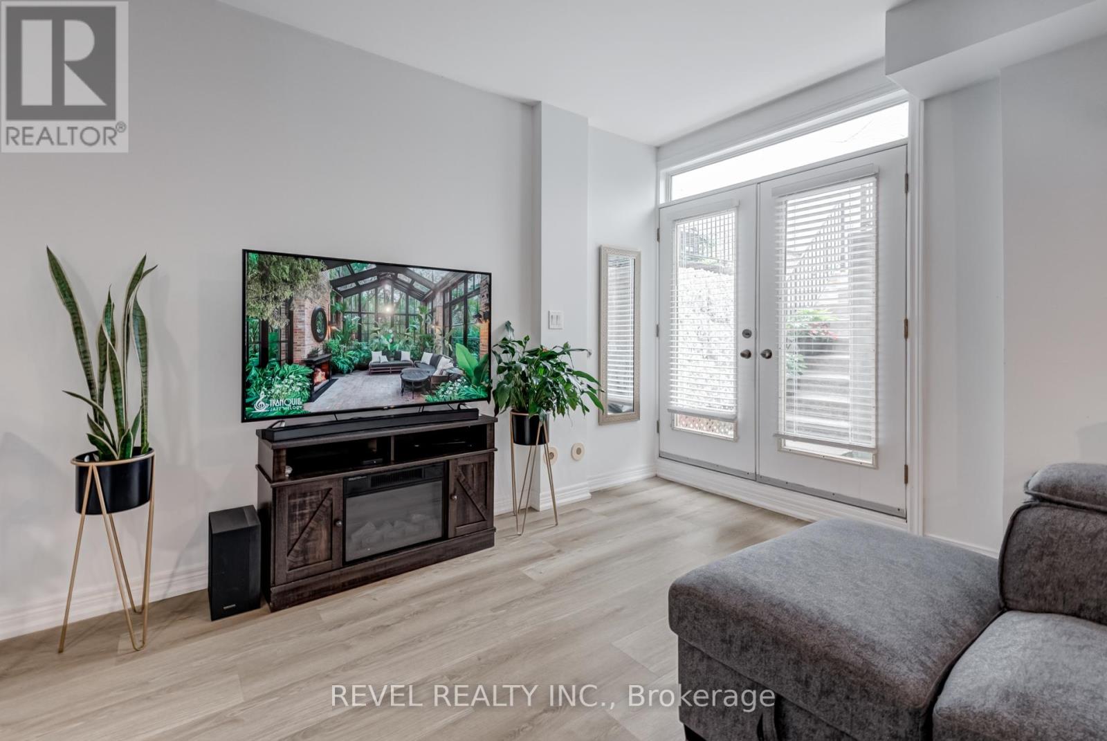 98 Connolly Street, Toronto, Ontario  M6N 5G3 - Photo 10 - W12309345