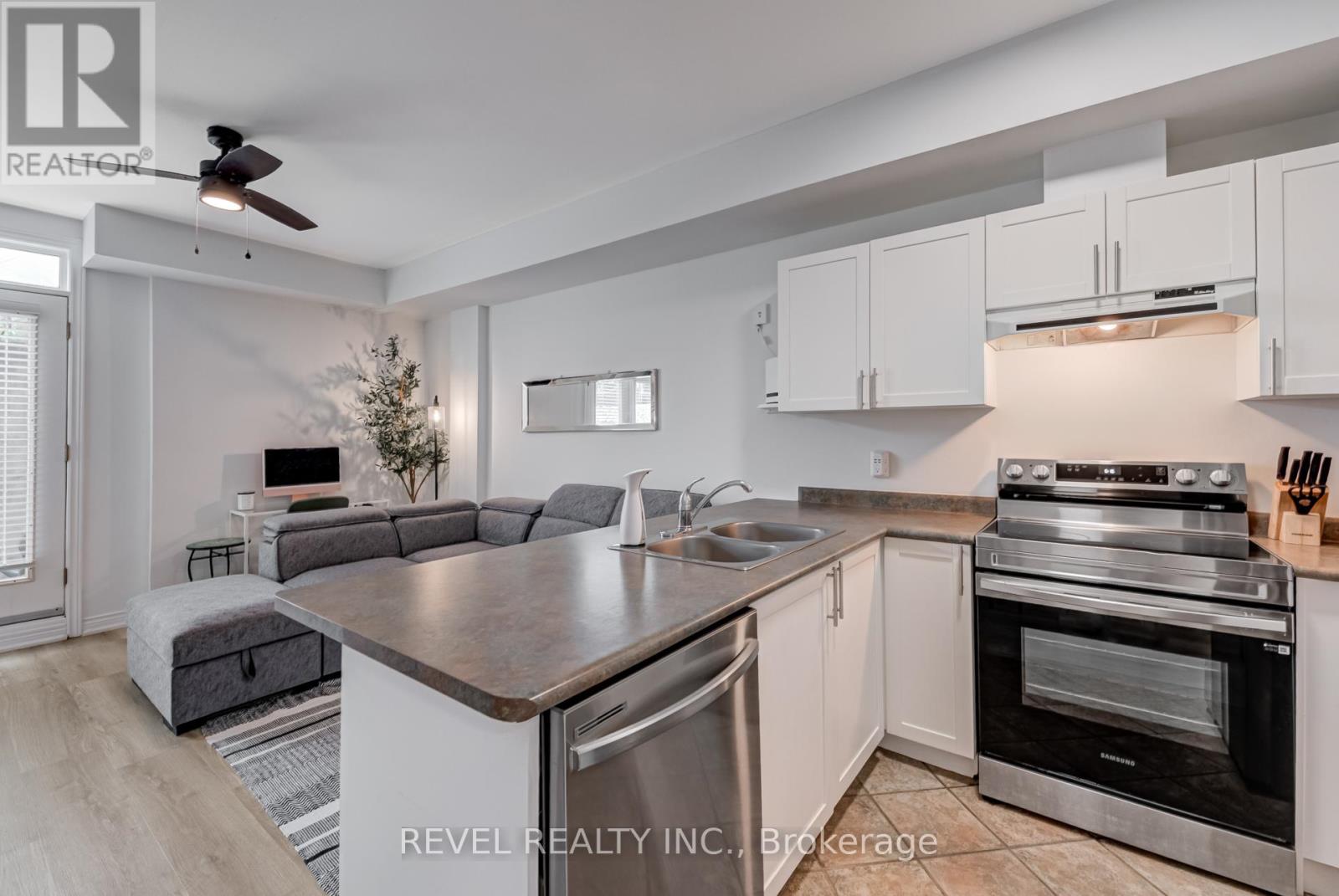 98 Connolly Street, Toronto, Ontario  M6N 5G3 - Photo 14 - W12309345