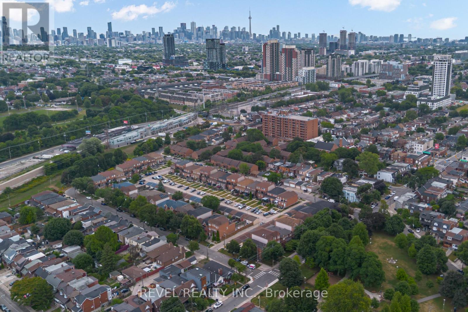98 Connolly Street, Toronto, Ontario  M6N 5G3 - Photo 37 - W12309345