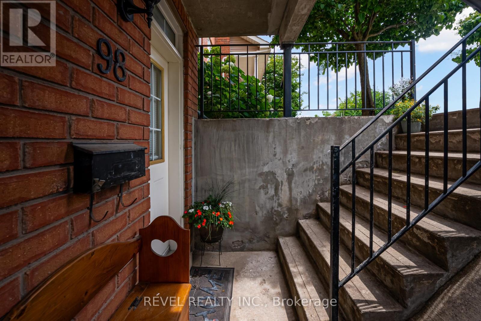 Property at 98 CONNOLLY STREET image 4