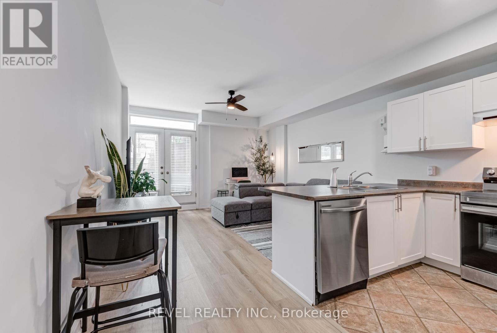 98 Connolly Street, Toronto, Ontario  M6N 5G3 - Photo 7 - W12309345