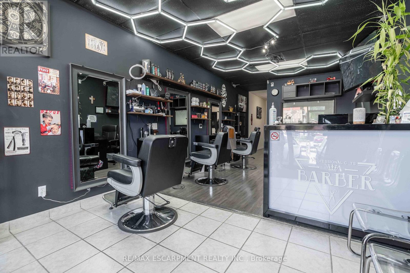 5 - 720 Upper James Street, Hamilton, Ontario  L9C 2Z9 - Photo 1 - X12309379