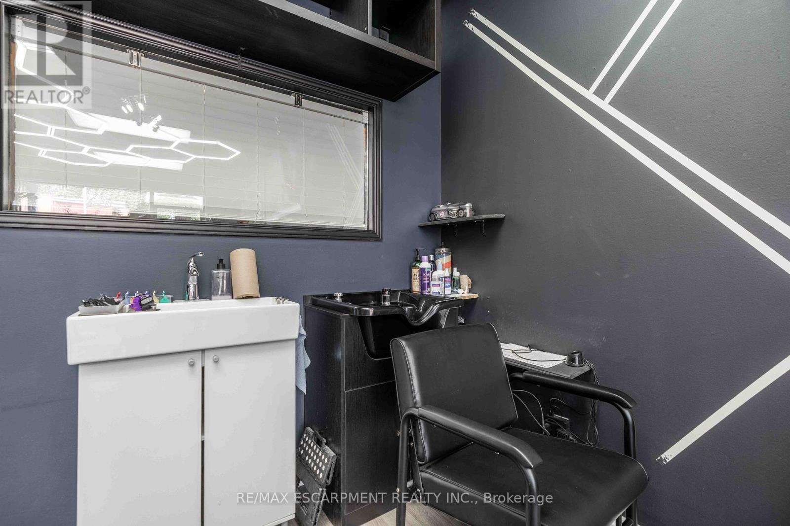 5 - 720 Upper James Street, Hamilton, Ontario  L9C 2Z9 - Photo 12 - X12309379