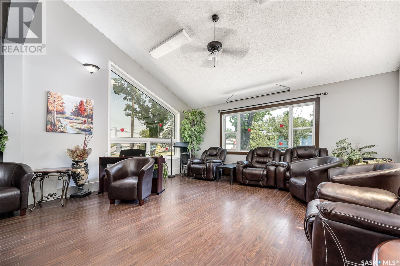 1236 3rd Avenue Nw, Moose Jaw, Saskatchewan  S6H 3V3 - Photo 11 - SK013858