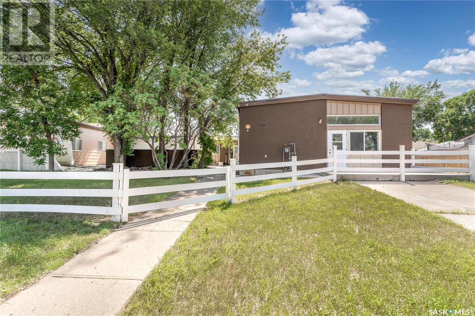 1236 3rd Avenue Nw, Moose Jaw, Saskatchewan  S6H 3V3 - Photo 14 - SK013858