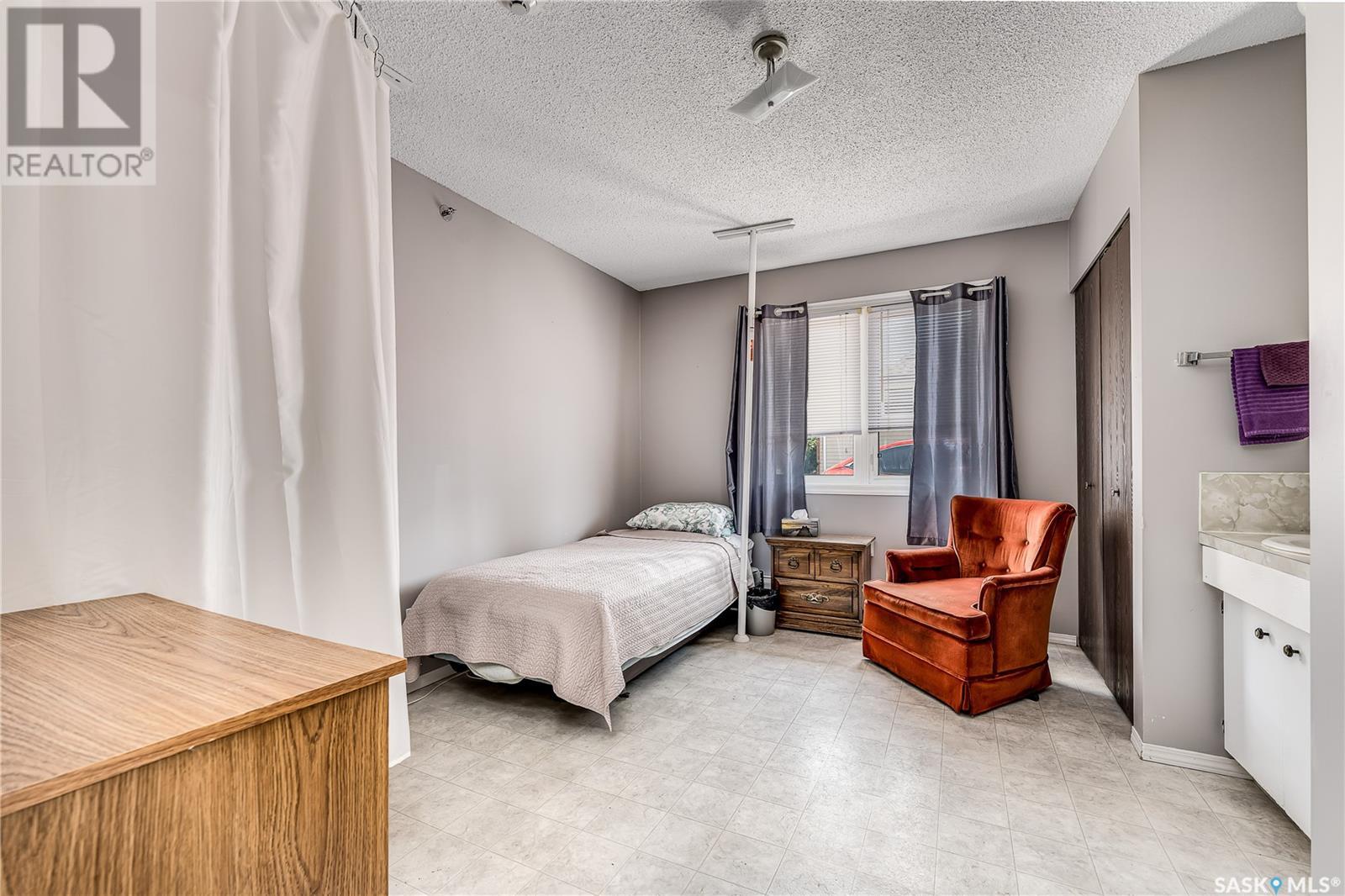 1236 3rd Avenue Nw, Moose Jaw, Saskatchewan  S6H 3V3 - Photo 28 - SK013858