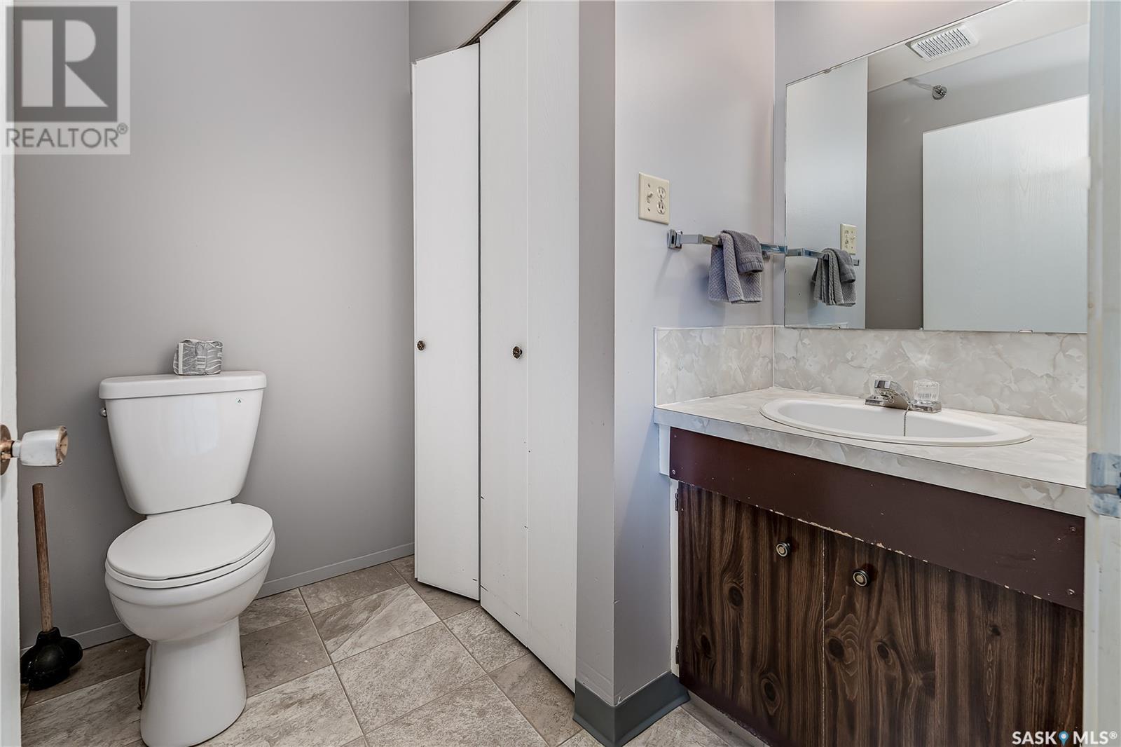 1236 3rd Avenue Nw, Moose Jaw, Saskatchewan  S6H 3V3 - Photo 32 - SK013858