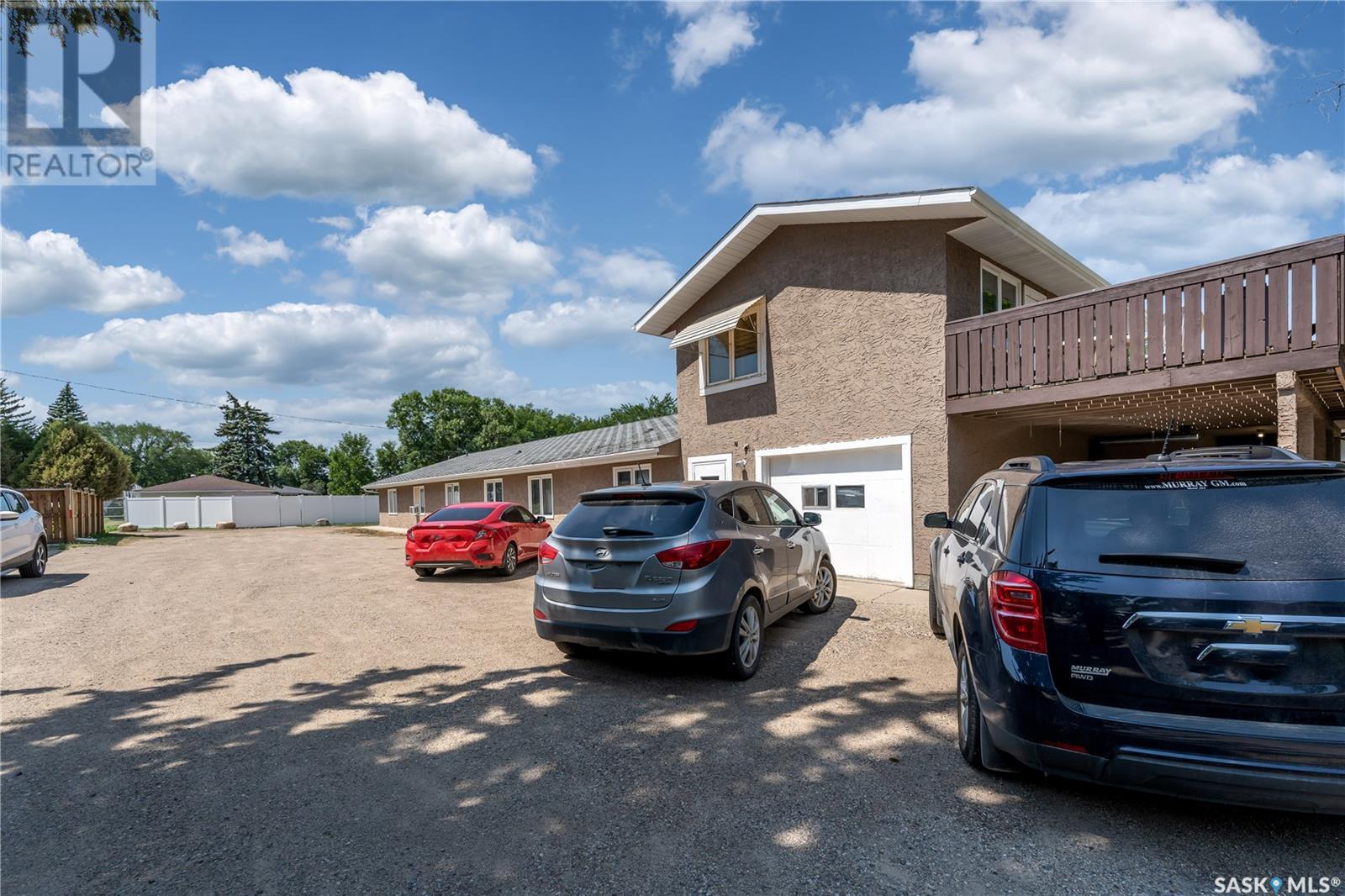 1236 3rd Avenue Nw, Moose Jaw, Saskatchewan  S6H 3V3 - Photo 4 - SK013858
