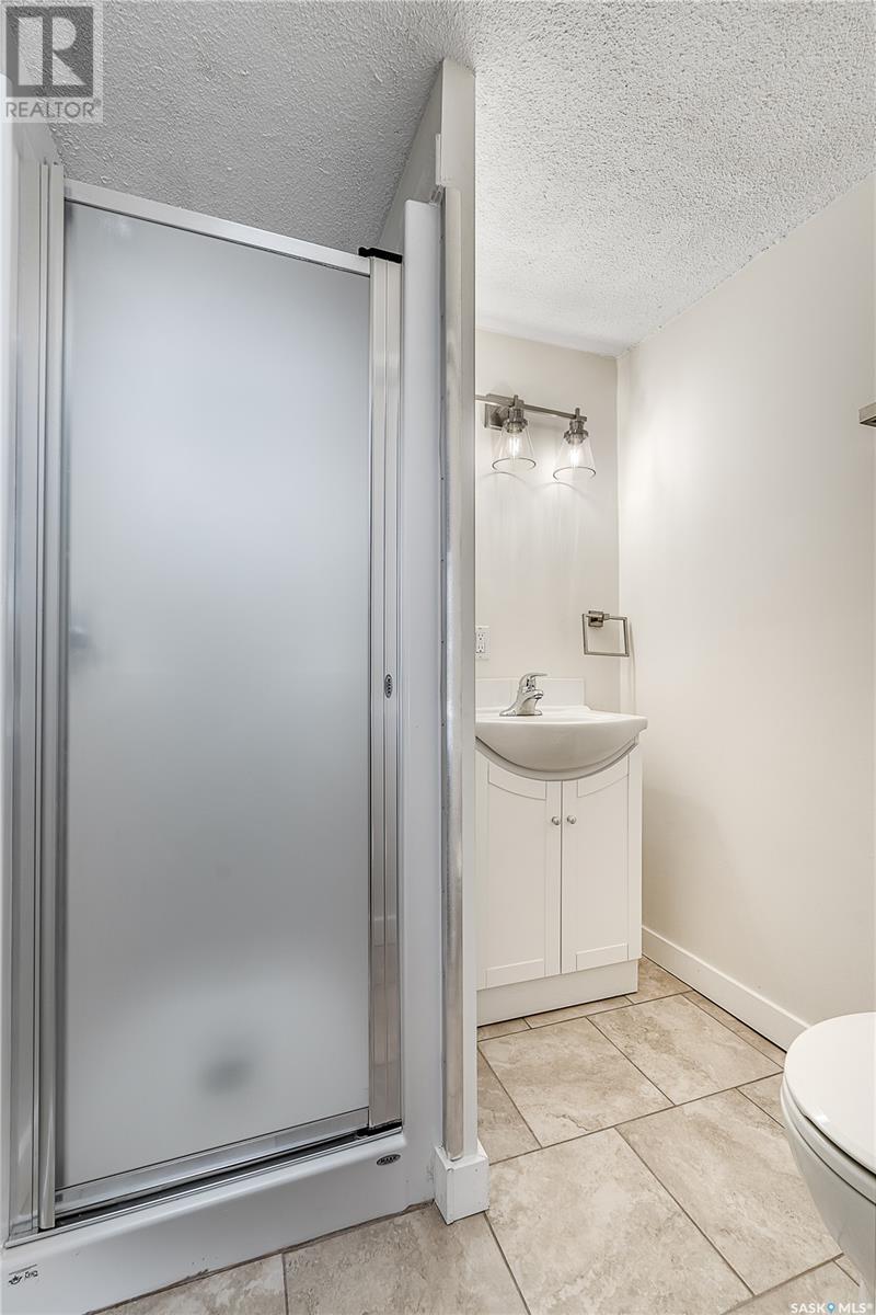 1317 Connaught Avenue, Moose Jaw, Saskatchewan  S6H 4B9 - Photo 12 - SK013829