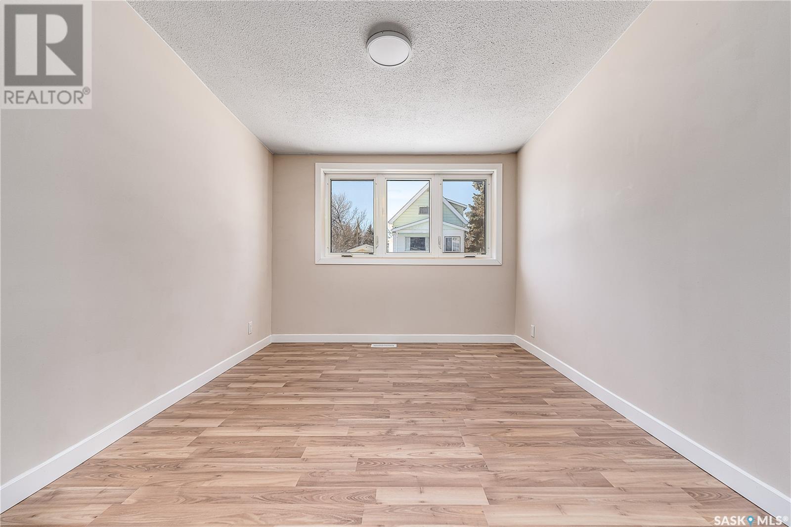 1317 Connaught Avenue, Moose Jaw, Saskatchewan  S6H 4B9 - Photo 23 - SK013829
