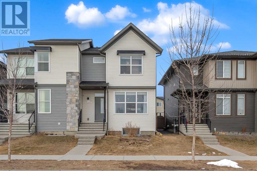 Property at 220 Savanna Road NE image 1