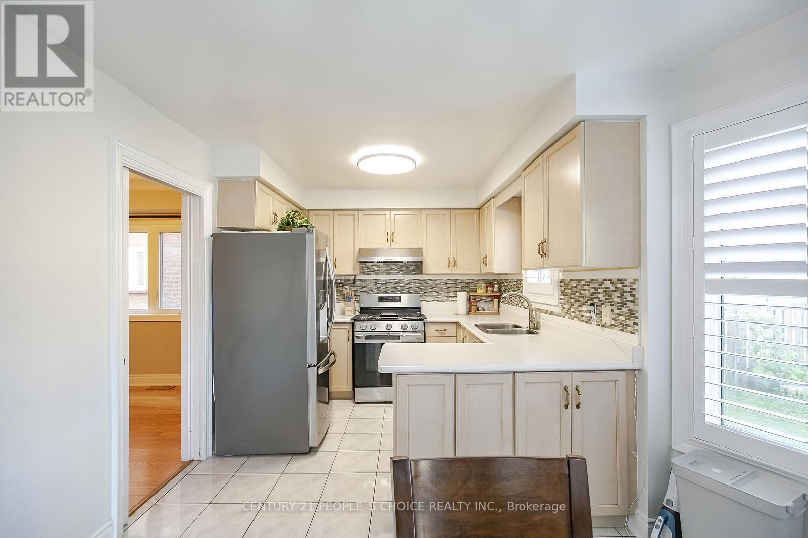 75 Letty Avenue, Brampton, Ontario  L6Y 4T1 - Photo 13 - W12309397