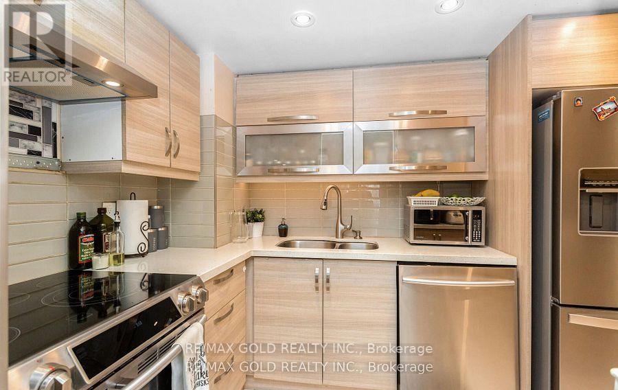 1213 - 155 Hillcrest Avenue, Mississauga, Ontario  L5B 3Z2 - Photo 15 - W12309400