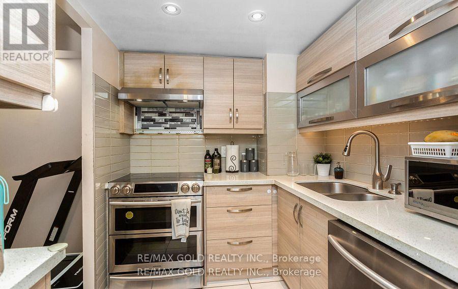 1213 - 155 Hillcrest Avenue, Mississauga, Ontario  L5B 3Z2 - Photo 16 - W12309400