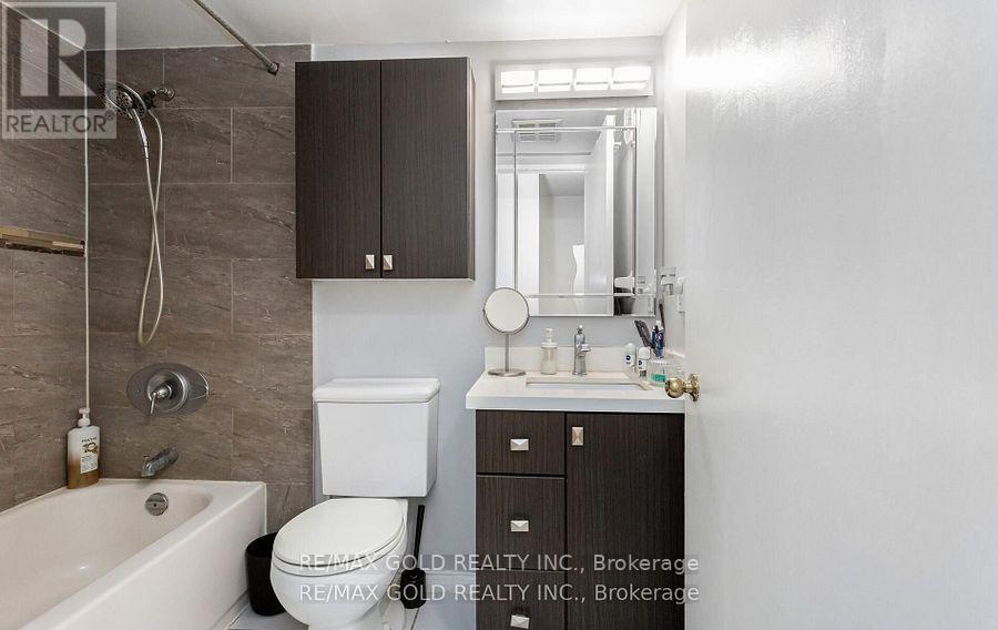 1213 - 155 Hillcrest Avenue, Mississauga, Ontario  L5B 3Z2 - Photo 22 - W12309400