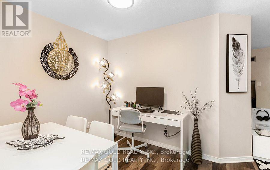 1213 - 155 Hillcrest Avenue, Mississauga, Ontario  L5B 3Z2 - Photo 7 - W12309400