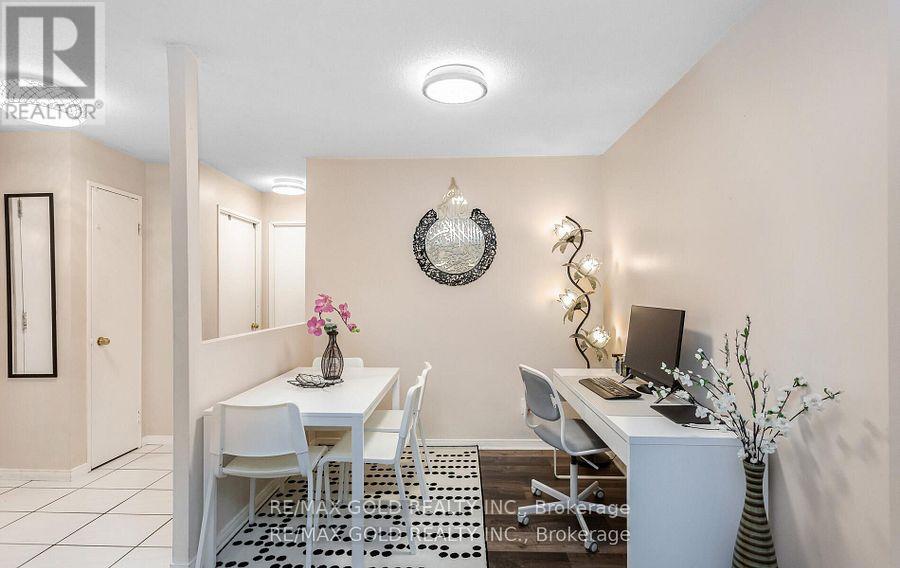 1213 - 155 Hillcrest Avenue, Mississauga, Ontario  L5B 3Z2 - Photo 8 - W12309400