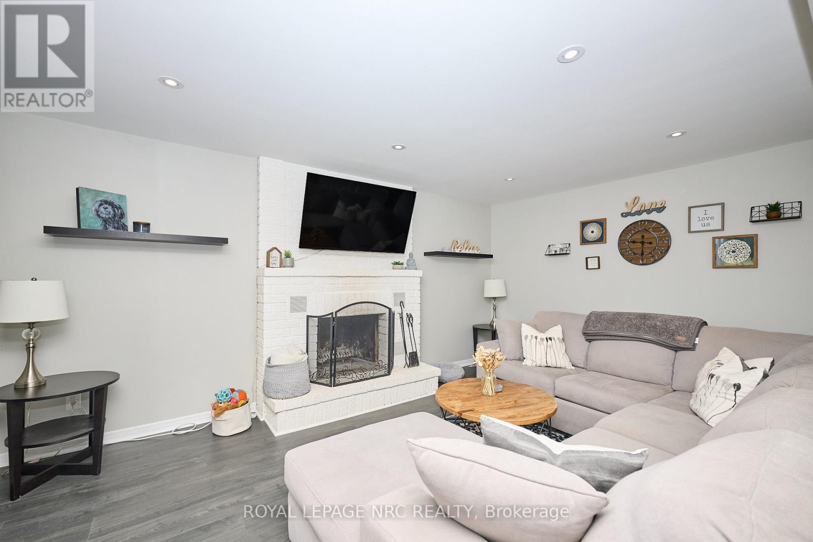 26 Elderwood Drive, St. Catharines, Ontario  L2S 3E5 - Photo 12 - X12309336