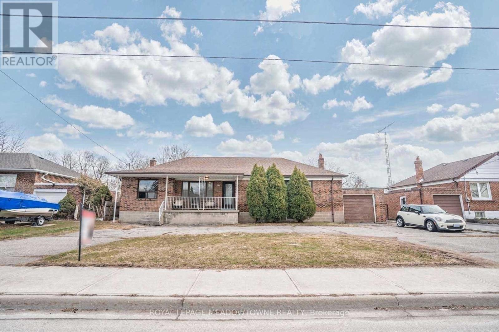 Property at 634 HYACINTHE BOULEVARD image 1