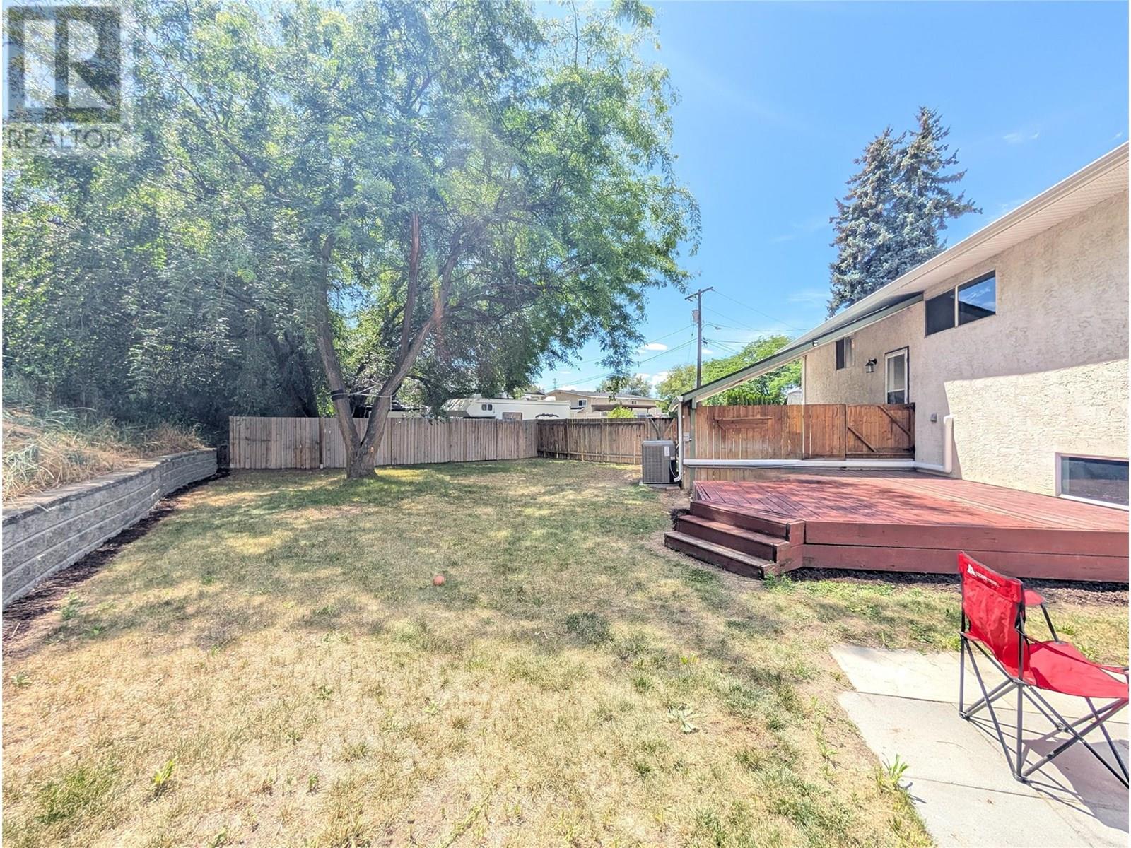 Property at 1087 Monterey Court image 3
