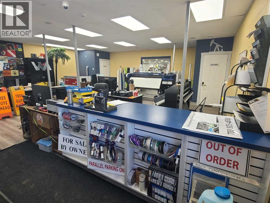 7810 102 Avenue, Peace River, Alberta  T8S 1R2 - Photo 9 - A2202161