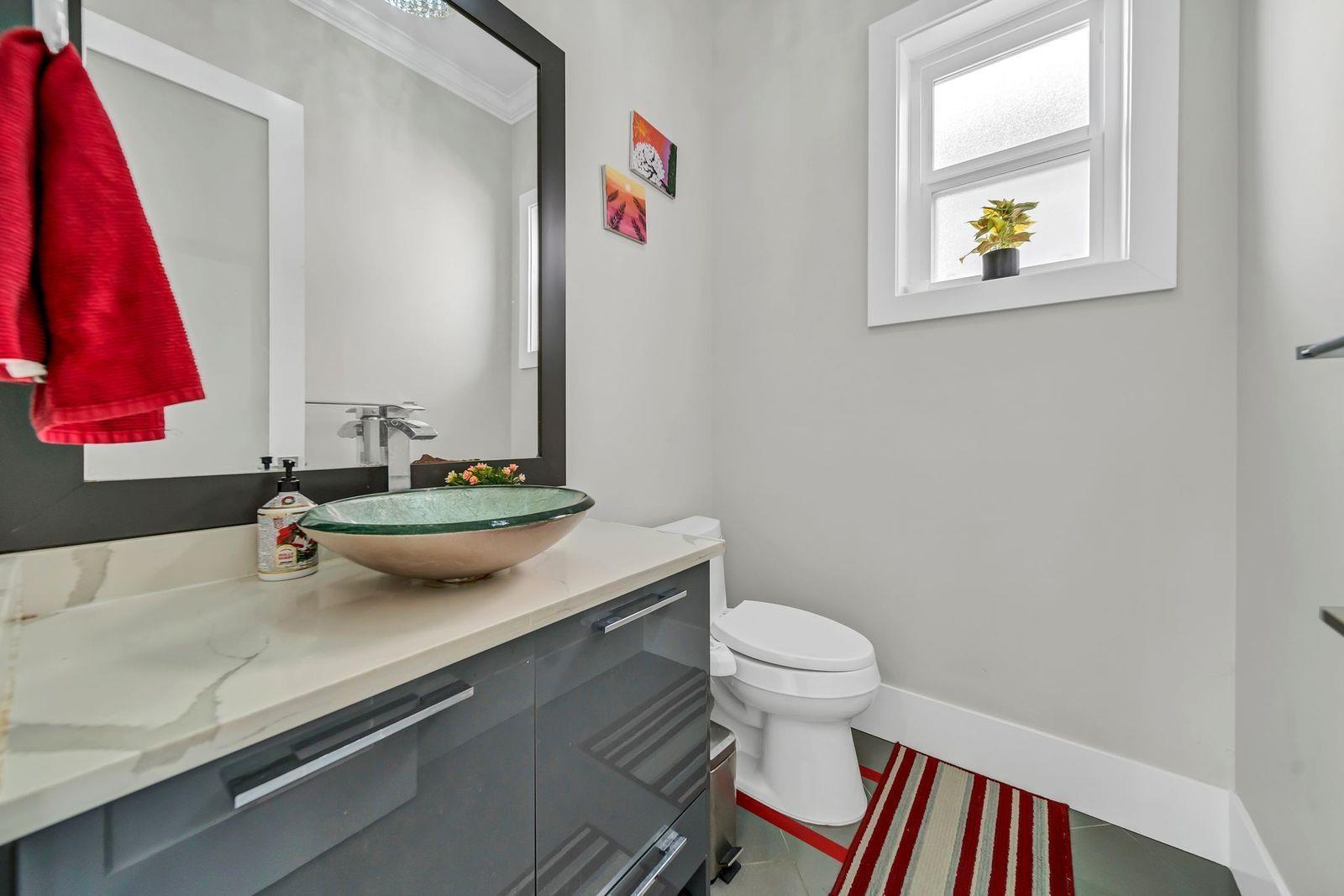 14039 59a Avenue, Surrey, British Columbia  V3X 1E3 - Photo 4 - R3028360