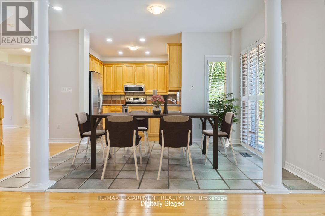 1146 Upper River Court, Mississauga, Ontario L5W 1C2 - Photo 14 - W12309480